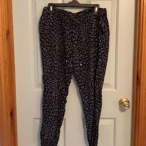 Old navy drapey pant